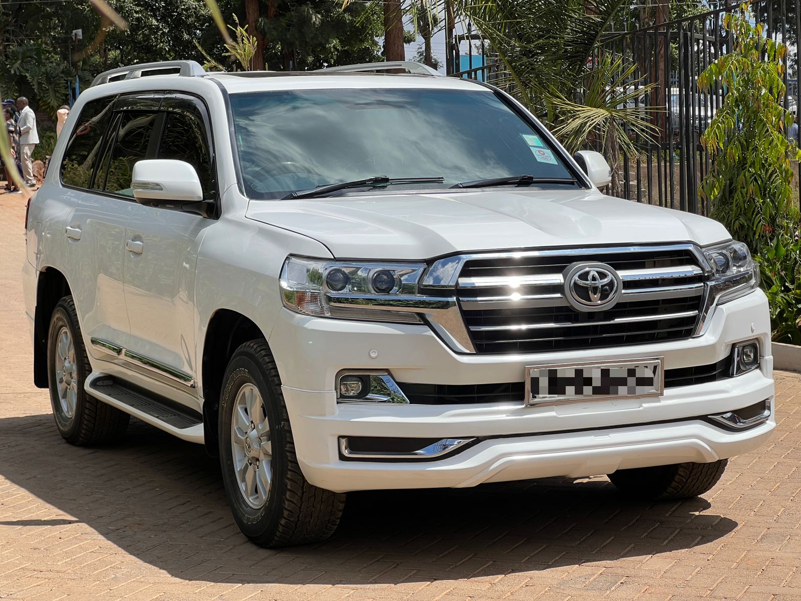 Land Cruiser V8